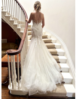 Elysee Diana fishtail gown. Size 8 Elysee Diana fishtail gown. Size 8