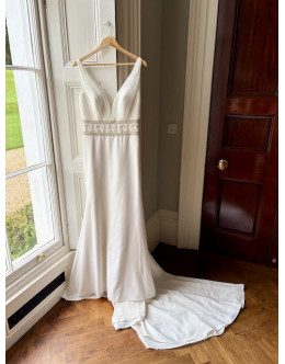 Enzoani Kaya wedding dress. Size 12 Enzoani Kaya wedding dress. Size 12