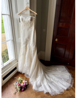 Enzoani Lindy fishtail gown. Size 12/14 Enzoani Lindy fishtail gown. Size 12/14