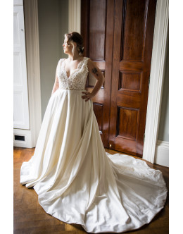 Josephine Scott. Size 14 Josephine Scott. Size 14