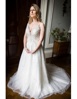 Kenneth Winston beaded wedding dress. Size 10-12 Kenneth Winston beaded wedding dress. Size 10-12