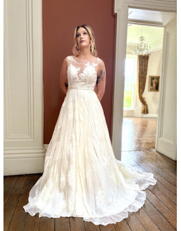 Sassi Holford silk wedding gown Sassi Holford silk wedding gown