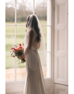Fingertip length Ivory veil with diamanté Fingertip length Ivory veil with diamanté