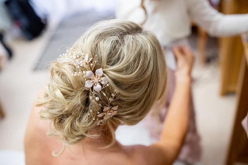 blonde-messy-bun