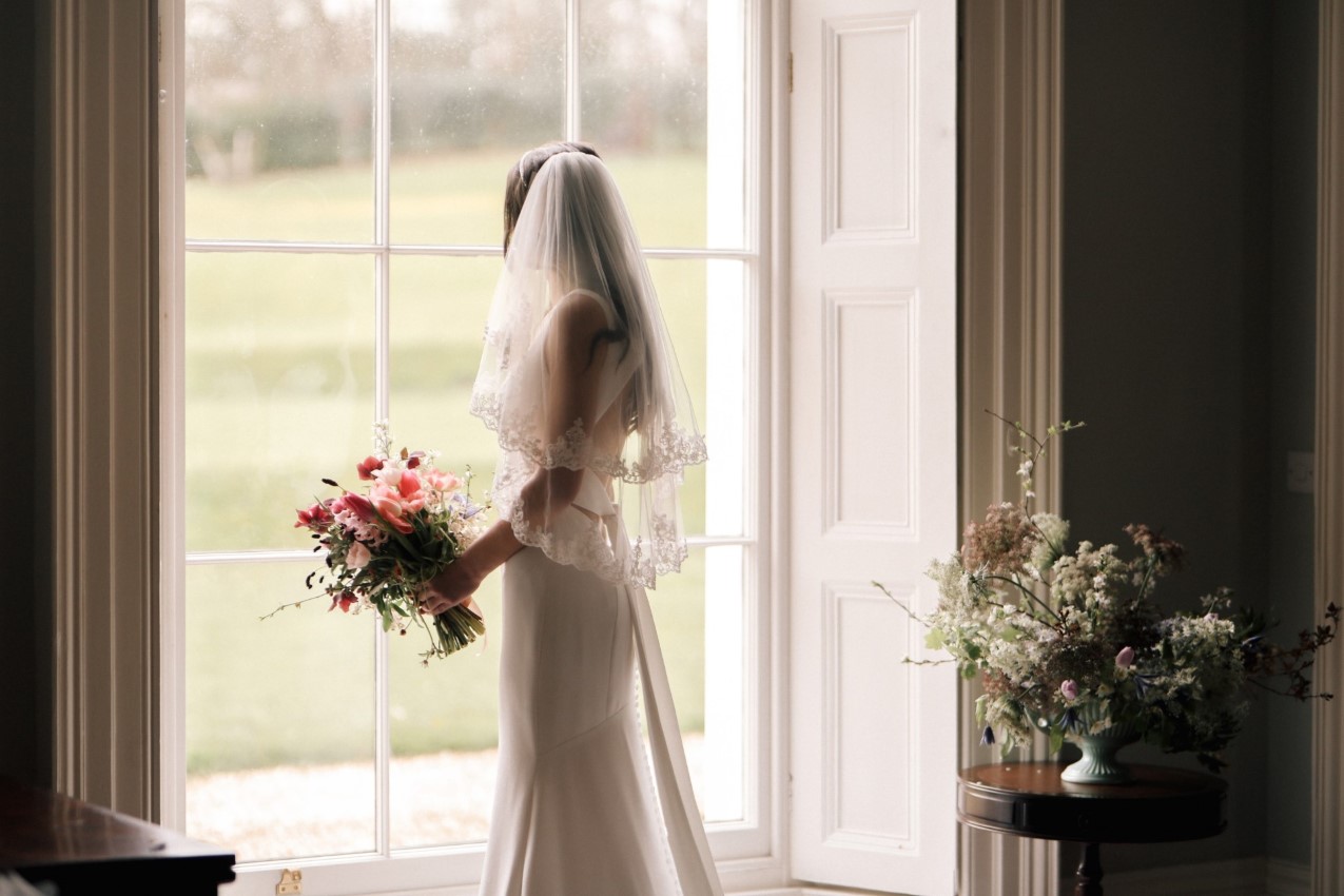 wedding-dress-in-window-02